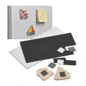 Lámina con 50 imanes adhesivos precortados